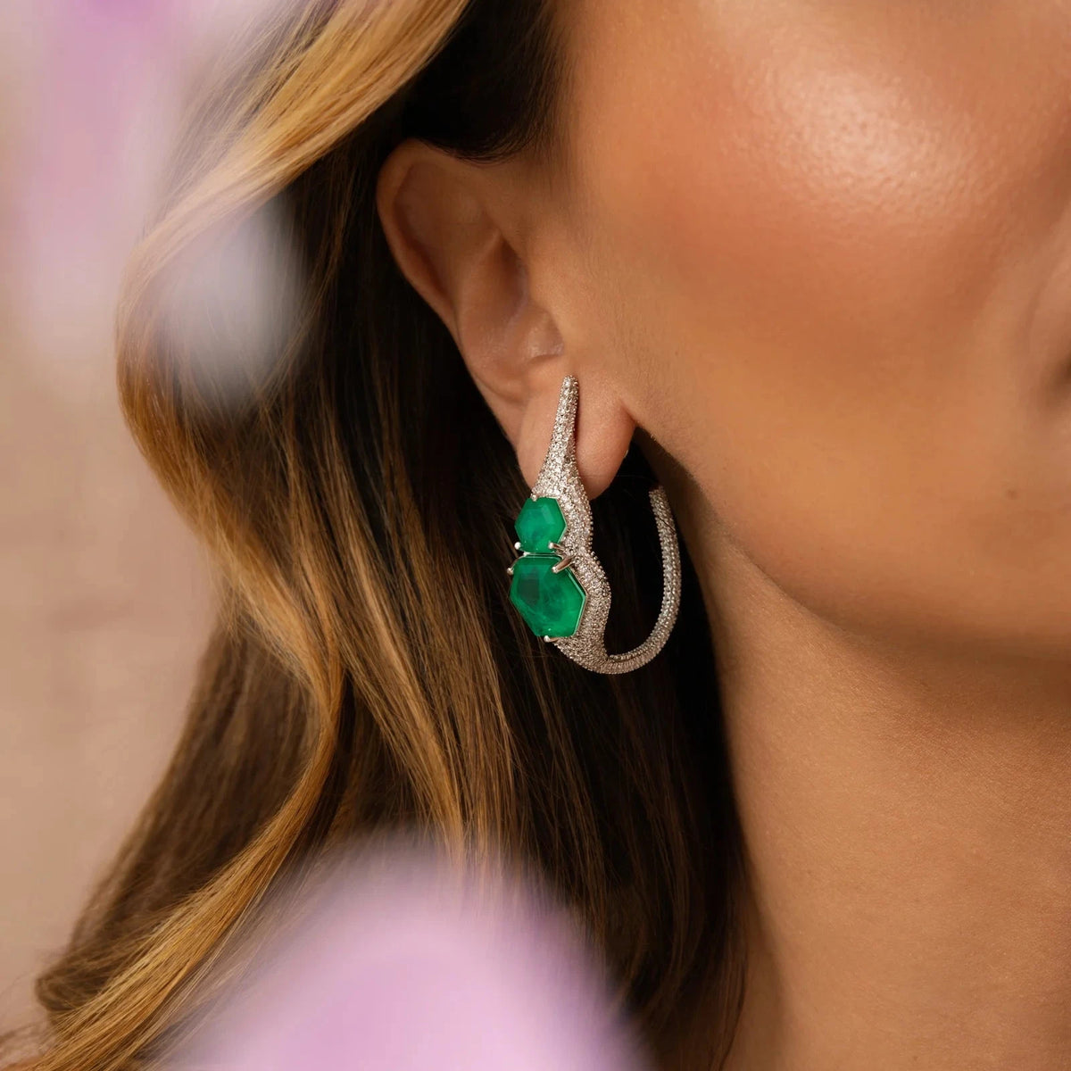 Curved Earring with Colombian Emerald Fusion and White Cubic Zirconia - White Rhodium Plated