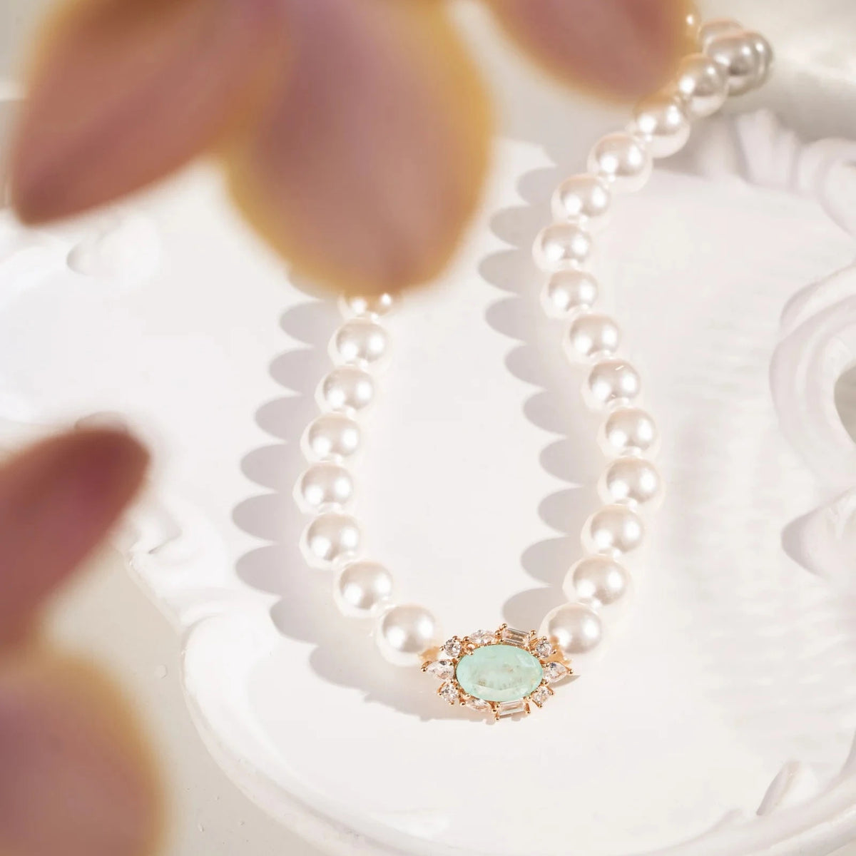 Shell Pearl 8mm Necklace and Light Tourmaline Fusion Oval with White Cubic Zirconia 42cm - 18k Gold Plated