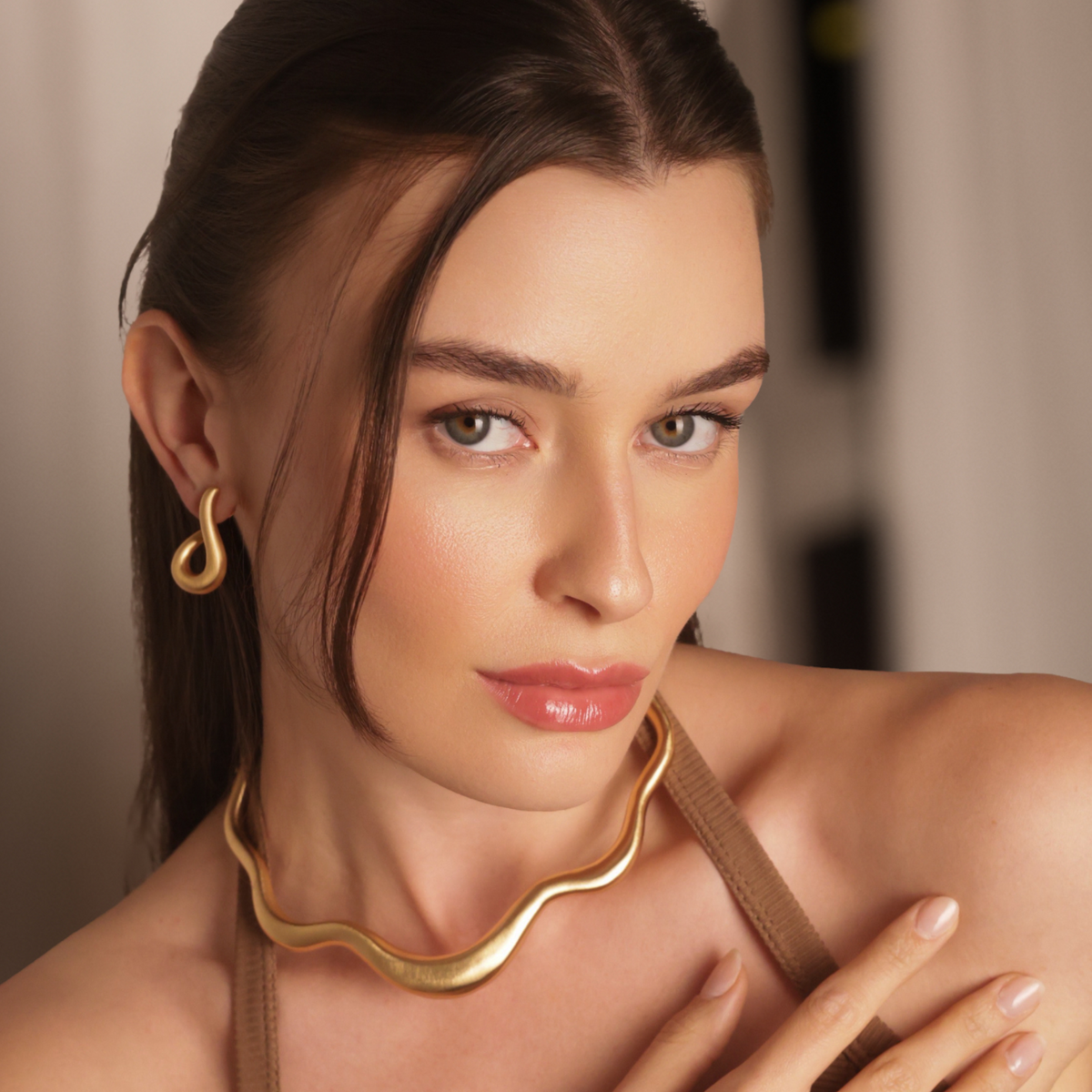 Wave Line Rigid Choker, Matte — 18k Gold Plated
